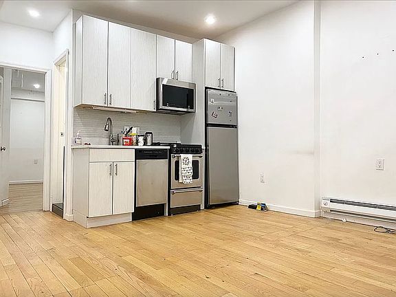 2nd image of 166 E 91st St #4