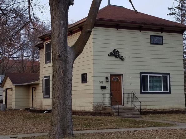 302 NE 5th St