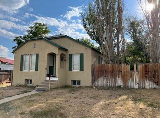 914 7th St, Rawlins, WY 82301