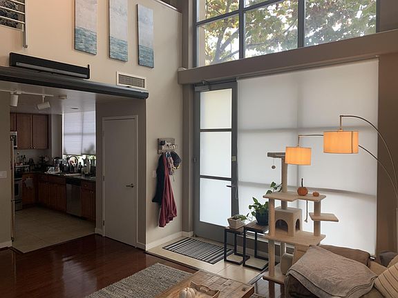 4th image of 175 W Saint James St Unit 110