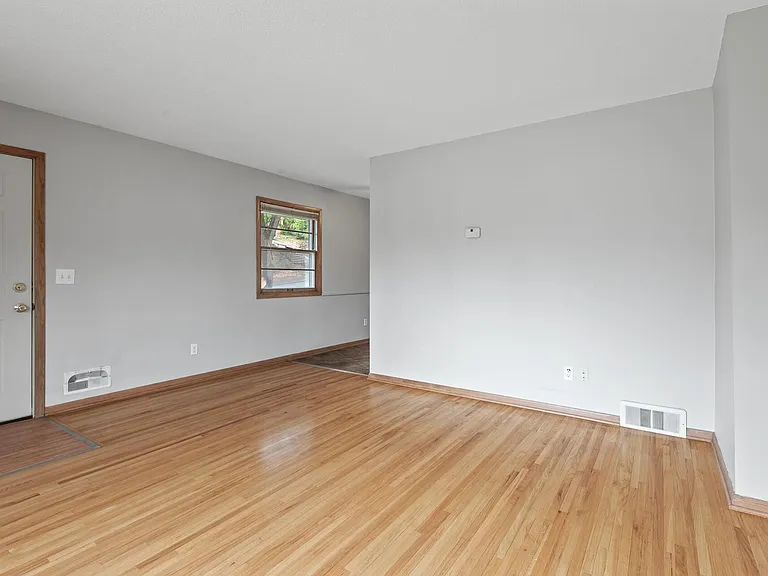 8542 Plymouth Ave N — Photo 5