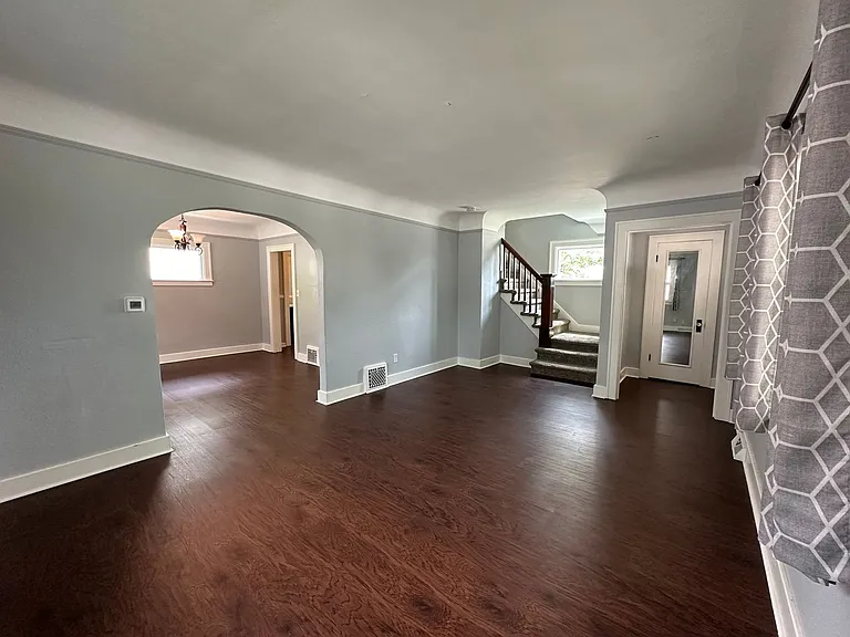 2132 Kalamazoo Ave SE — Photo 6