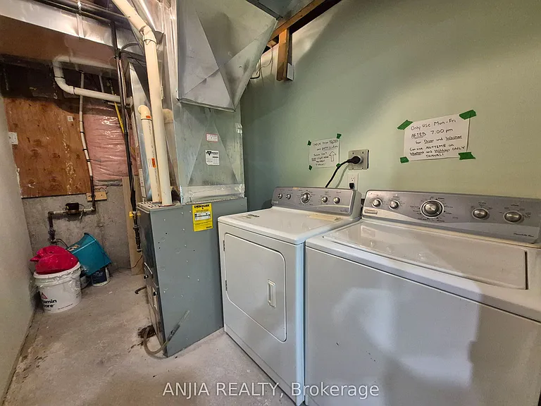 742 Hammersly Blvd #BASEMENT — Photo 15