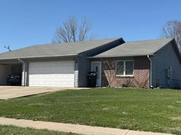 742 S 17th Ave W, Newton, IA 50208