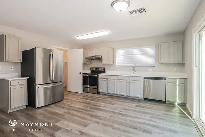 2327 E 35th Ave — Photo 5