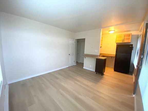 3rd image of 1305 NE Ravenna Blvd APT 201