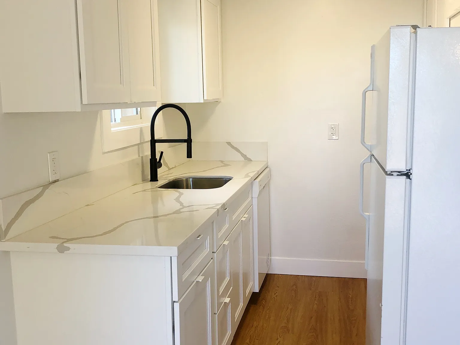 2 bed, 816 sqft, $1,640 — Photo 2