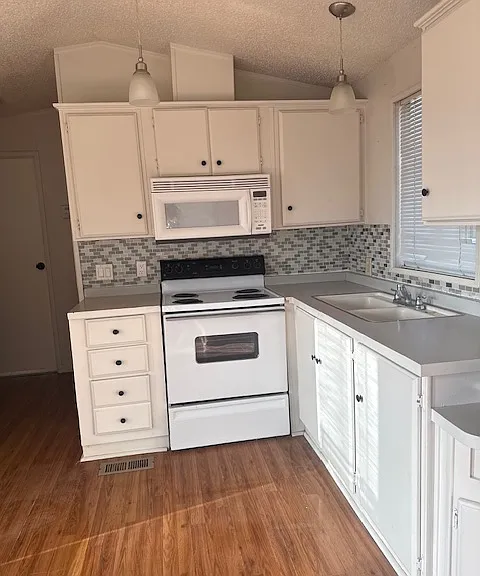 9612 S Nogales Hwy #18 — Photo 3