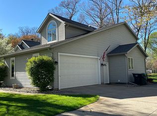 13681 Wood Haven Dr, Granger, IN
