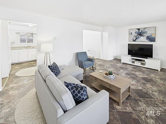 4th image of 1911 R St