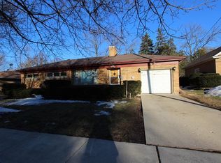 75 S Union St, Elgin, IL 60123