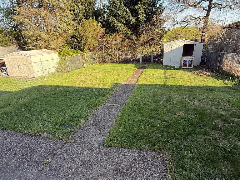 3421 Rebecca St — Photo 11