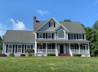 16 Hazel Woods Dr, Woodbury, CT 06798