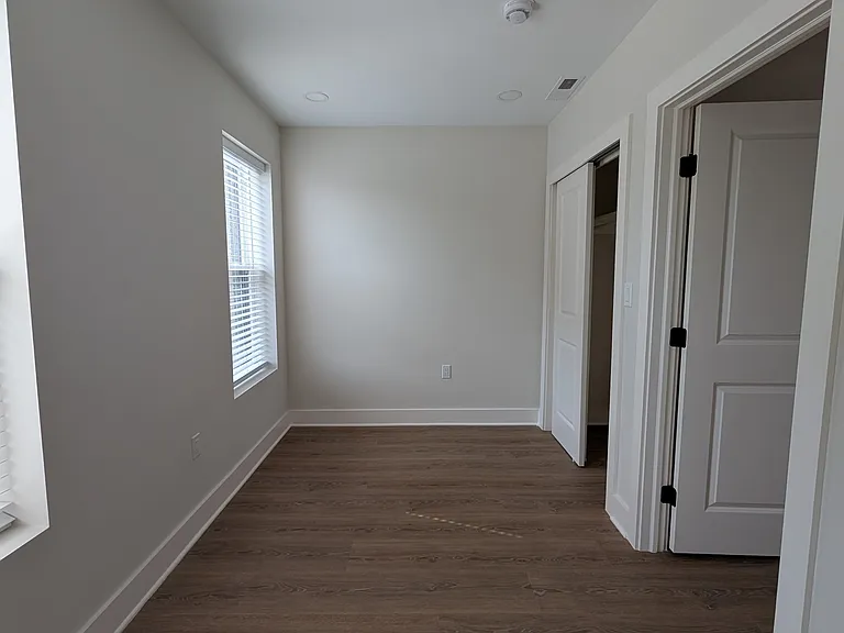 821 4th St NE #B — Photo 11