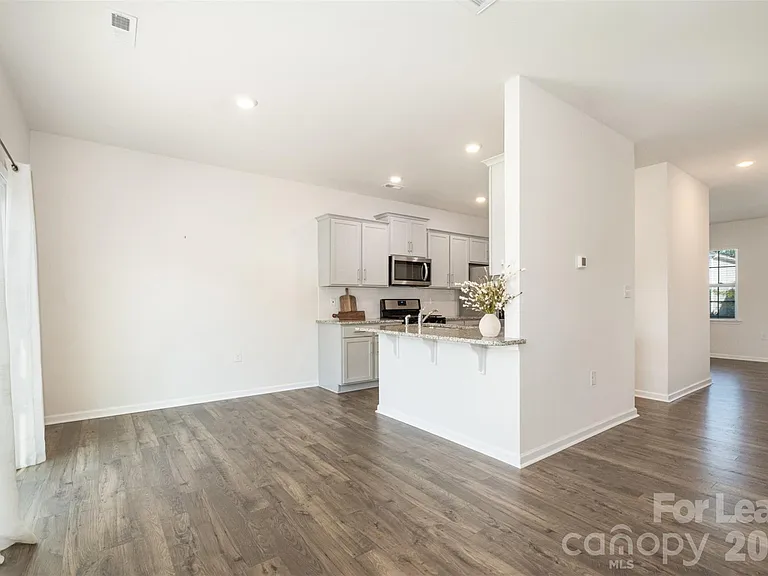 2407 Sugar Ct SW — Photo 8