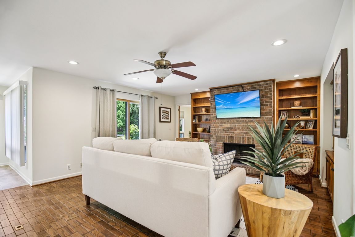 next background image