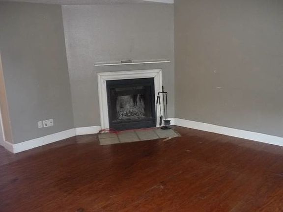3rd image of 706 Fruit Ave NW APT G