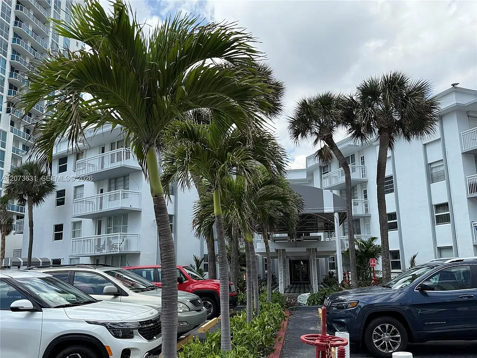 1913 S Ocean Dr #126