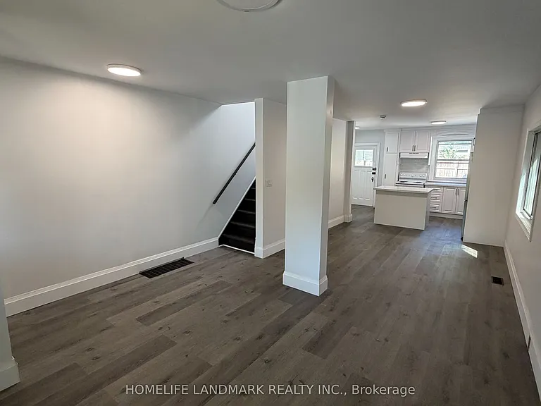 670 Mount Pleasant Rd — Photo 1