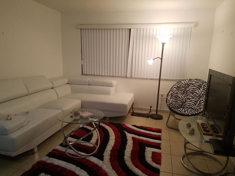 2nd image of 1225 NE 124th St APT 38B