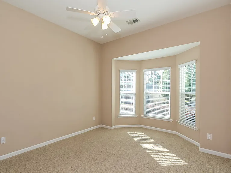 353 Hunterian Pl — Photo 11