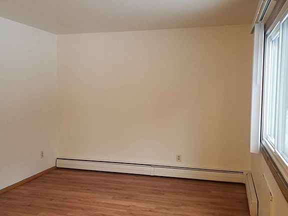 4th image of 4040 S Kinnickinnic Ave #2
