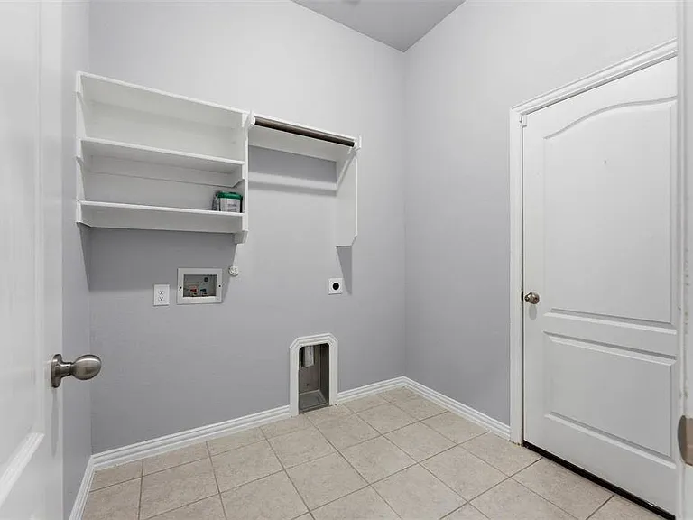 453 Rockaway Dr — Photo 15