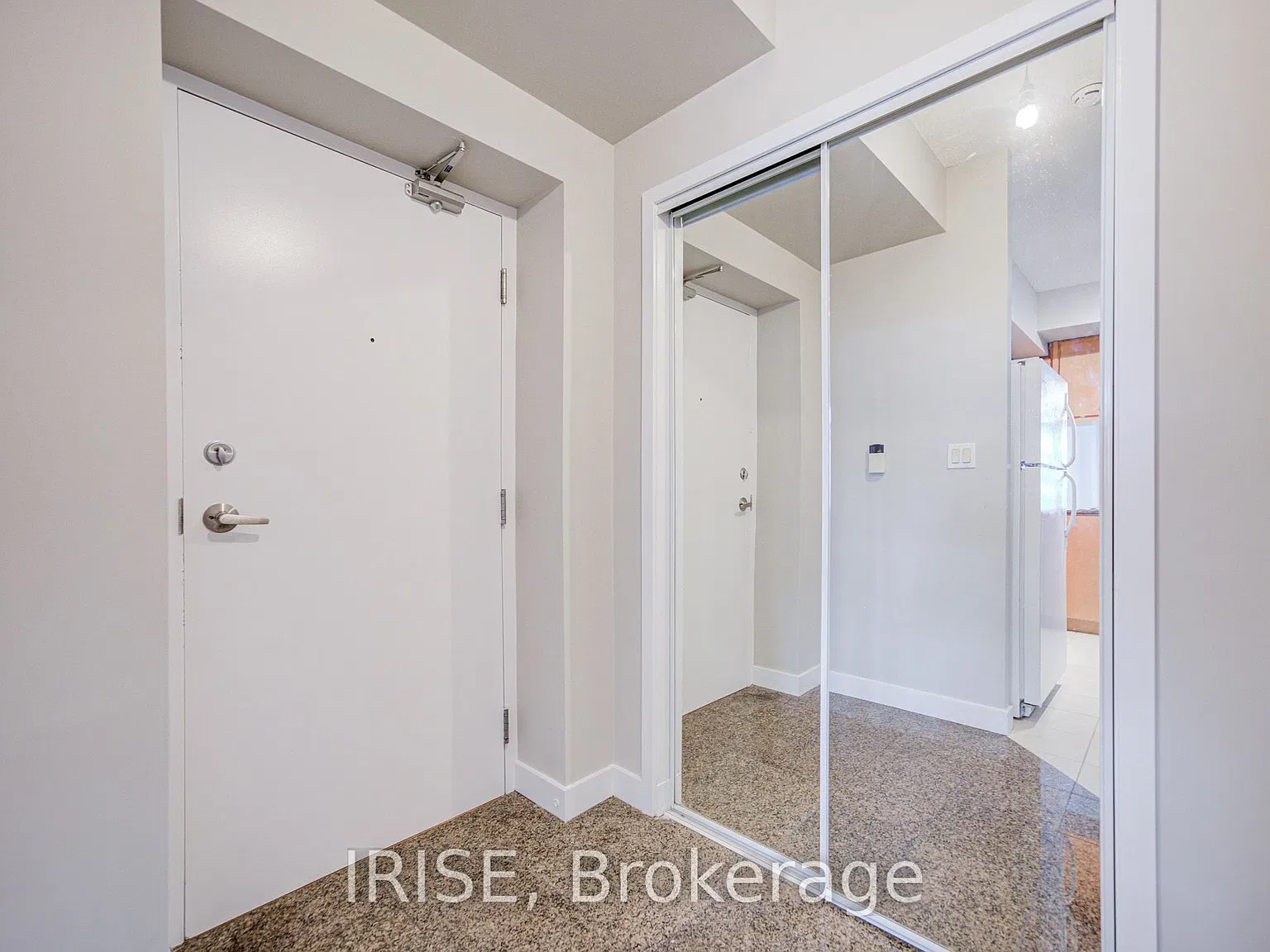 10 Navy Wharf Ct — Photo 3