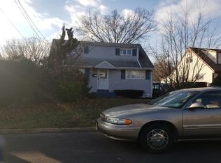 273 Sunset Ave, Old Bridge, NJ 08857