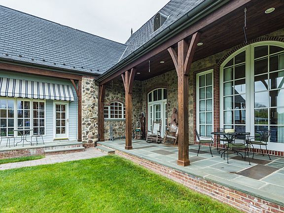 Closer view of side veranda