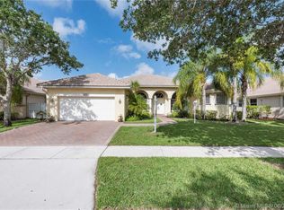 1374 NW 139th Ter, Pembroke Pines, FL 33028
