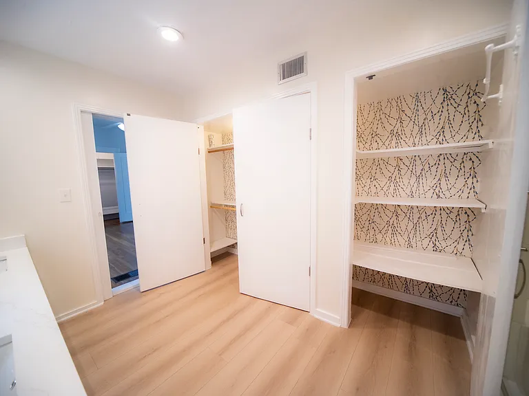 2600 Shirley Ave — Photo 17