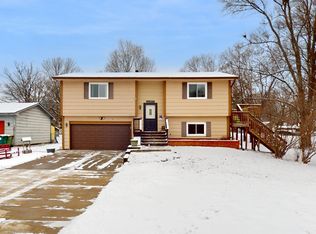 10470 Hummingbird St NW, Coon Rapids, MN 55433