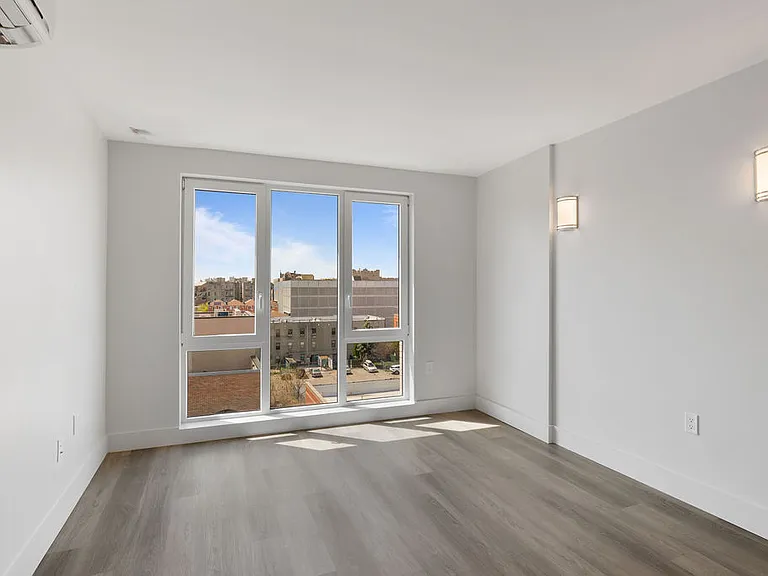 2605 Snyder Ave #3L — Photo 2
