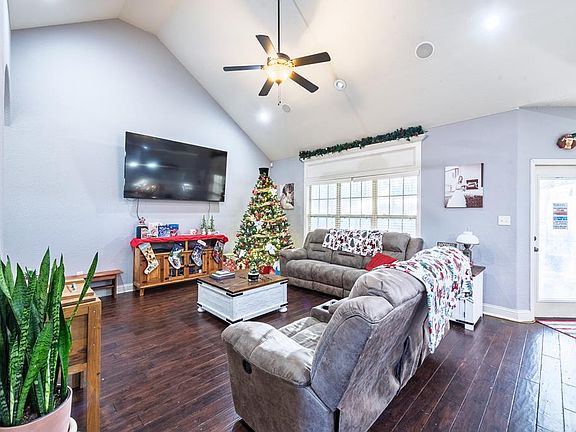 2nd image of 3529 Farmers Way