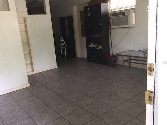 3rd image of 1525 SW Skates St