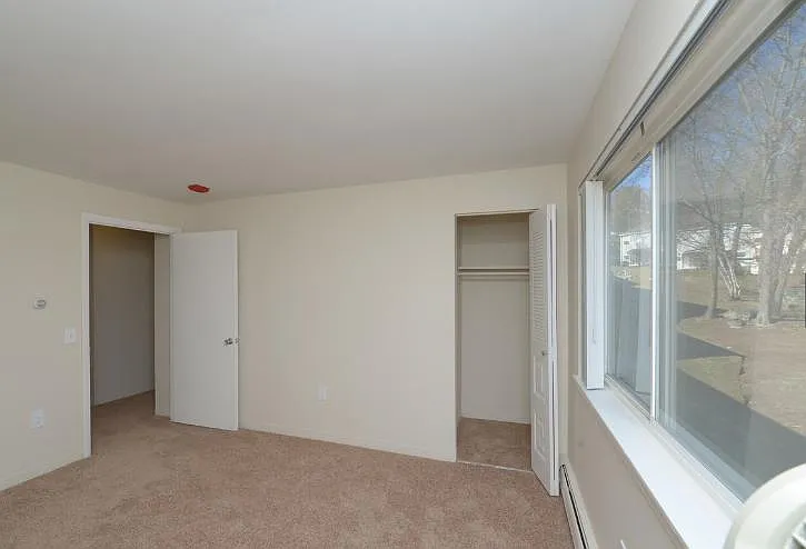 Shorewood Apartments and Townhomes — Photo 9
