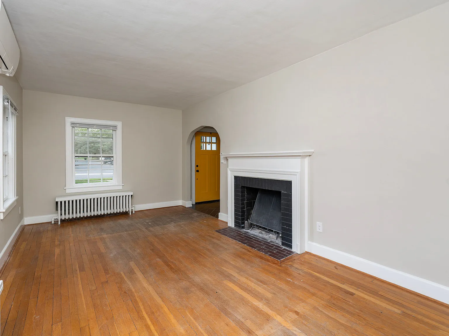 3 bed, 1.5 bath, 1559 sqft, $1,895 — Photo 4