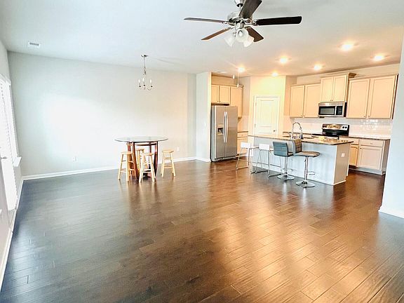 4th image of 2206 Justify Ln