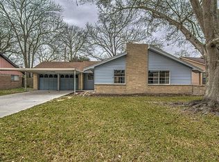 522 Cole St, Webster, TX 77598