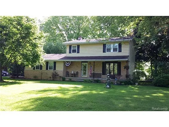 1079 Apple Blossom Dr photo 1