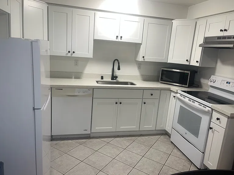 220 SW Clark St #B304 — Photo 15