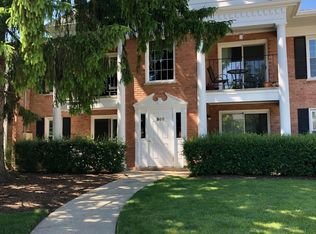 560 Shorely Dr FLOOR 2, Barrington, IL 60010