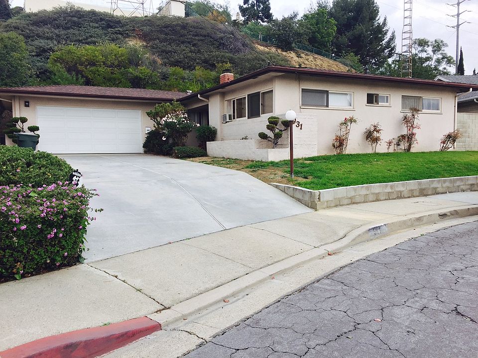 1st image of 931 Wandering Dr