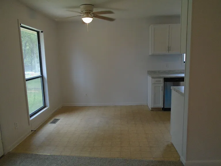 6827 Kizer Dr — Photo 8