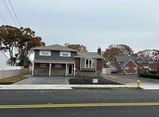 65 Weeks Rd, North Babylon, NY 11703