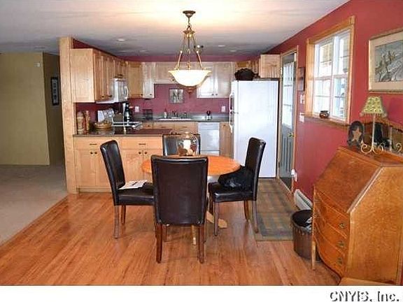 4th image of 111 Riverview Dr