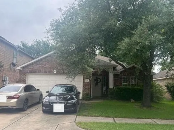 21594 Kings Bend Dr, Kingwood, TX 77339
