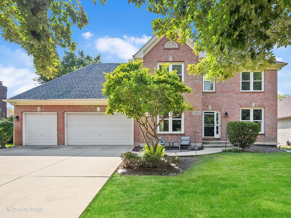 1st image of 26W453 Pinehurst Dr