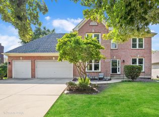 26W453 Pinehurst Dr, Winfield, IL 60190